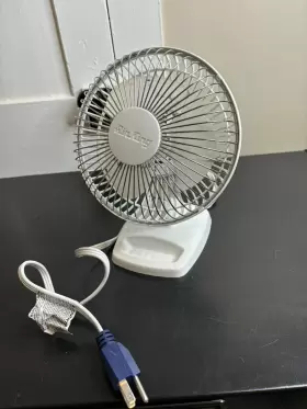 9146g Air King 9146 6 Inch Table And Floor Fan Non-oscillating 2 Speeds 120vac Tilting