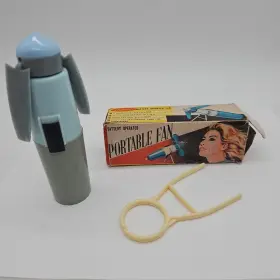 6508 Daniels Vintage Battery Operated Portable Mini Fan By With Original Box And Stand