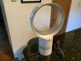 Am06 Dyson Amo6 10 Inch Desk/table Fan Air Multiplier Very Good Preowned White And Silver