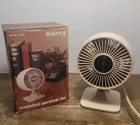 3140 Galaxy Vintage Model Minniatuee Personal Fan With Box Works