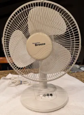 Ft30-y1 Hawaiian Breeze 3-speed Oscillating Desk Fan Cream Super Good Condition Tested