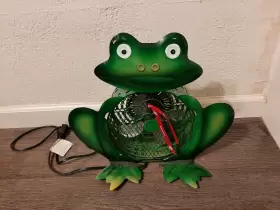 Hbm-7009 Himalayan Breeze Metal Frog Shaped Decorative 2 Speed Fan 15 Inch -preowned-tested