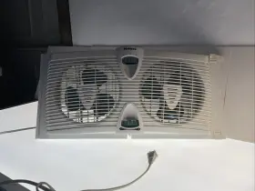 Holmes Db101 Twin Window Fan White With Thermostatic Control 2-speed Electric Corded