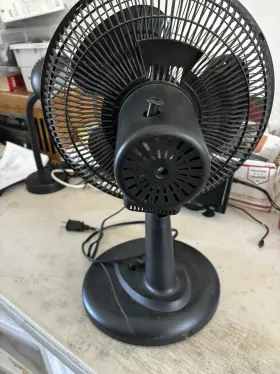 896951 House To Home Intertek Fan Oscillating Table Top 18 Inch Black 3 Speed Cooling #3