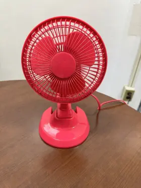 F-0610 Intertek Cdf-6 Clip-on/desk Electric Fan 2 Speed 3 Blade Pink 6 Ft Cord