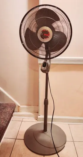 S16201 Lasko 16 Inch Oscillating Stand Fan -gray