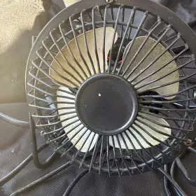 Mainstays 883910000991 4 Inch Metal Mini 360 Degree Usb Personal Desktop Fan Black Used