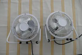 Mainstays 883910001059 4-inch Metal Usb Desktop Fan White Powered 2 Pack