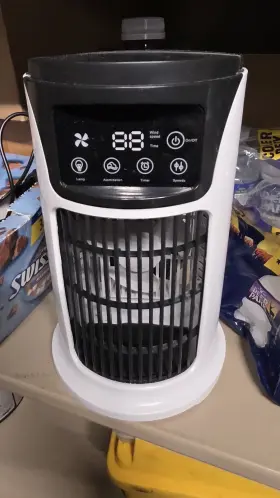 Y-y01 Ningbo Yiya Usb Table Fan Lamp Atomization Digital Control White
