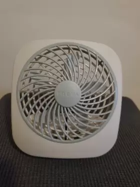 02cool O2 Cool Treva 5-inch Portable Desktop Battery Powered Fan 2 Cooling Speeds