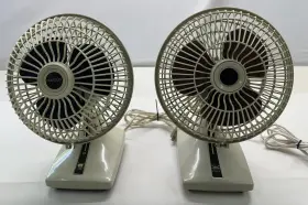 Hf-15spp Robeson & Kmc A Pair Of 6 Inch Electric Desk Fans 2 Speed And Model 2310