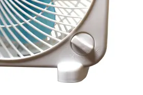 Seasons Comfort 013204000165 9 Inch Personal Portable Table Fan #3