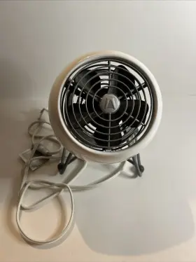 Vornado 043765013946 Vfan Mini Modern Personal Air Circulator Fan White Used -tested