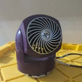 Vornado 043765014097 Mini Fan Flippi V6 Personal Air Circulator Plum Purple Used Excelle