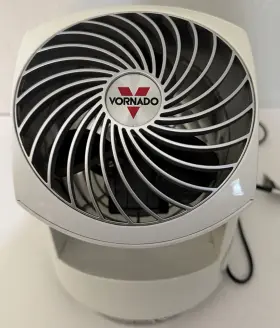 Vornado 1-0395-43 Flippi Fan Model V10 White 3 Speed Without Scillation Fast Shipping