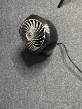 Cr1-0095-06 Vornado Flippi V8 Personal Oscillating Air Circulator Fan -