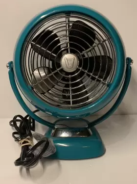 Cr1-0230-17 Vornado Vintage Air Circulator Fan Teal. Durable Metal Moves Up 50 To Feet
