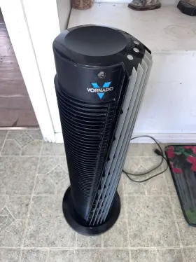 Fa1-0026-06 Vornado New 143 Whole Room Air Circulator 29 Inch Tower Fan 3-speed With Remote Black