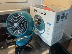 Vornado Vintage6 Model Vintage 6 Air Circulator Black Metal Fan 2 Speed Tested Clean Teal