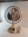 Vintage Sunbeam Oscillating Fan 2909-4. Fixed Price $12.00.