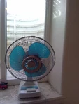 Vintage Tatung Breeze Cooler 9" Oscillating Fan Blue Blades 2-SPEED LE-9 W/ Box. Fixed Price $10.00.