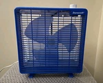Vtg Duracraft Versatile 2 Speed 10" Desk Floor Box Fan DB-104 Blue White. Fixed Price $54.40.