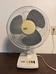 Vtg. 1998 12" Smc Oscillating 3-SPEED Desk Fan Model TR12 Works!!!!. Fixed Price $66.00.