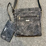 Baggallini Go Rfid Phone Wristlet Midnight Blossom Medium Black Gray Floral. Fixed Price $48.00.